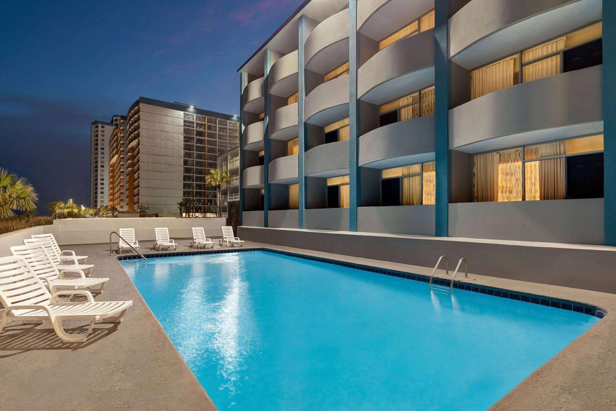 Days Inn By Wyndham Myrtle Beach-Beach Front Dış mekan fotoğraf